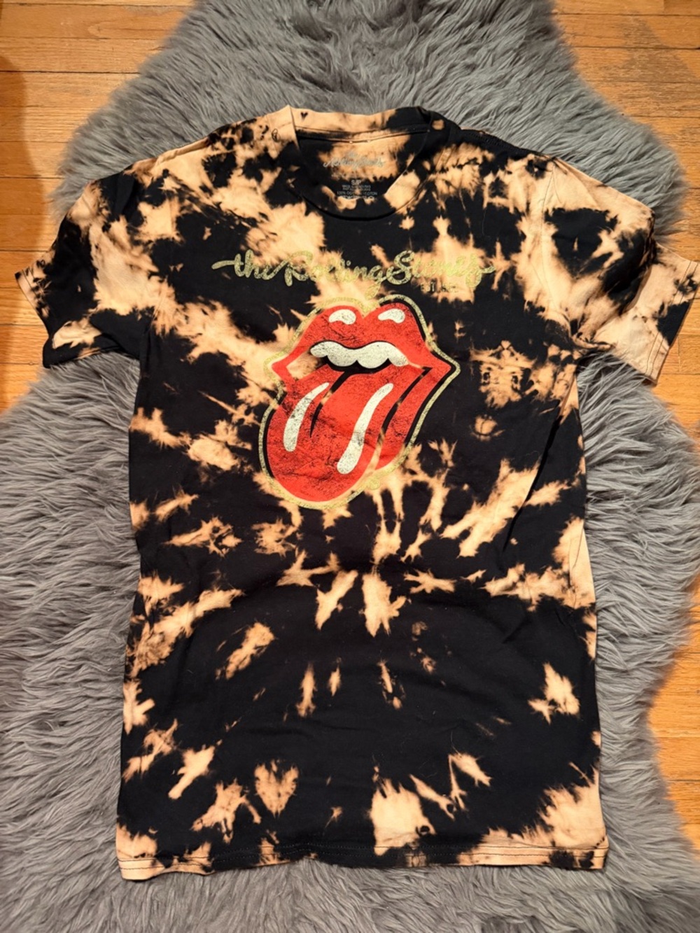 the Rolling Stones Black and Tan Tie-Dye Tee with Red Tongue Graphic